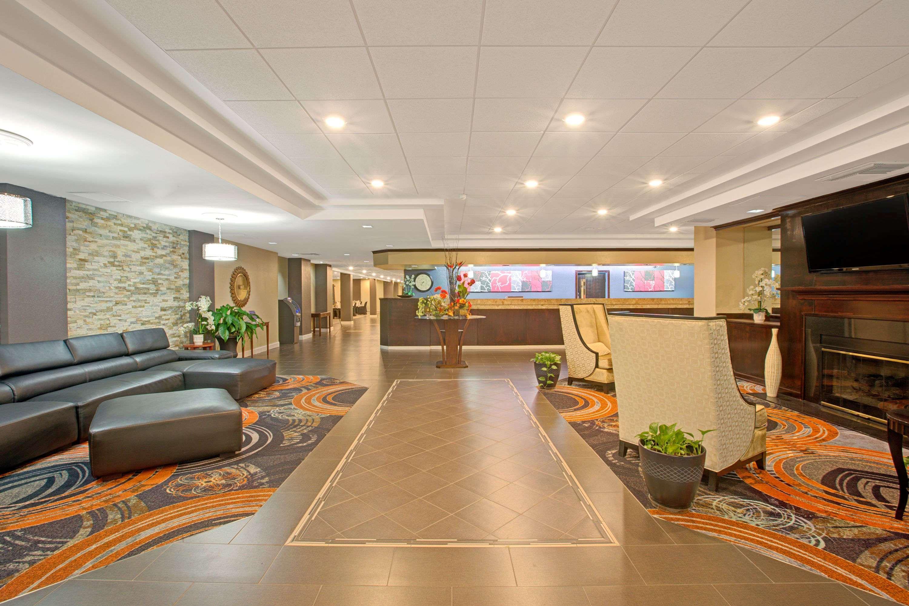Ramada Plaza By Wyndham Charlotte South End Airport Hotel Exterior photo