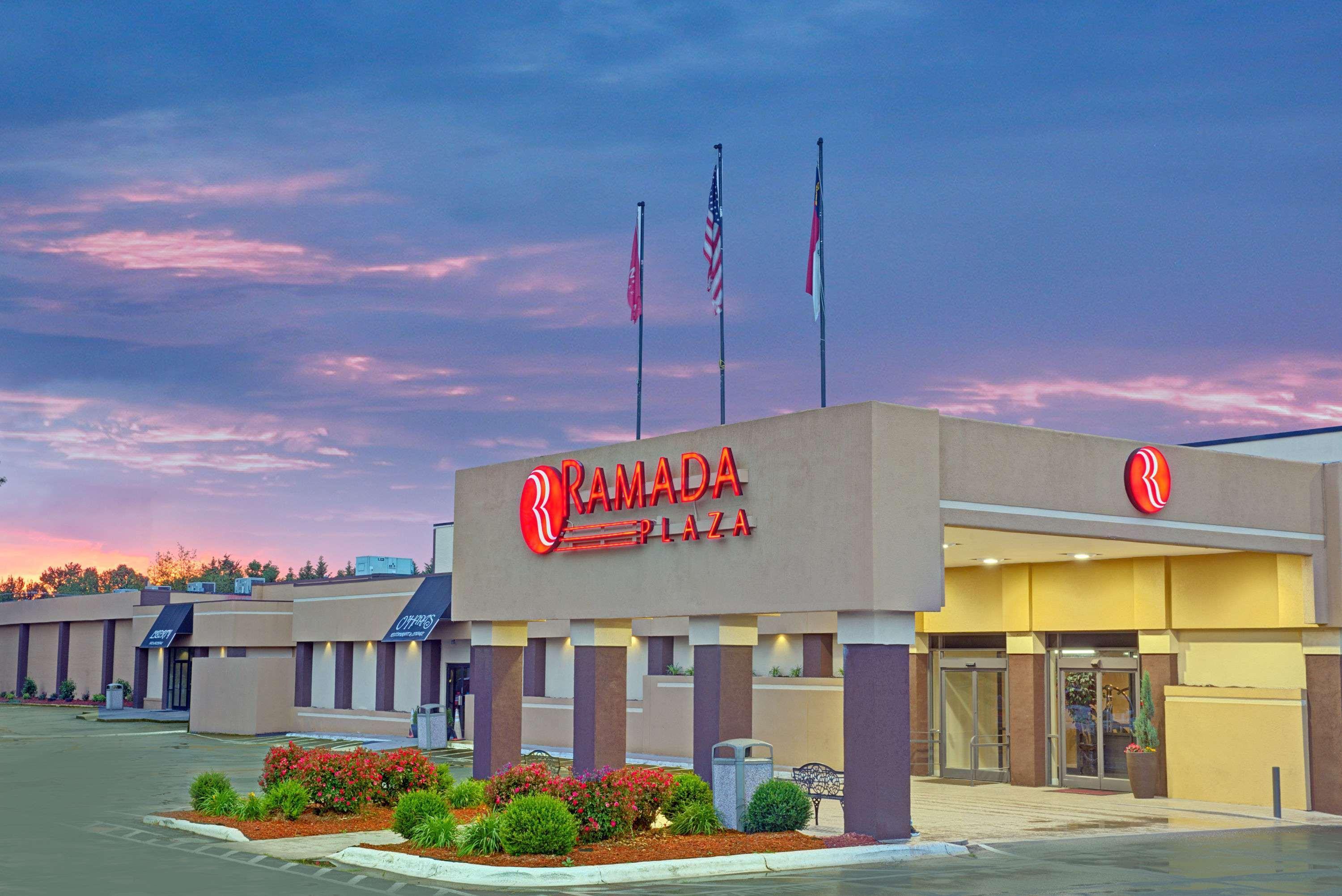 Ramada Plaza By Wyndham Charlotte South End Airport Hotel Exterior photo