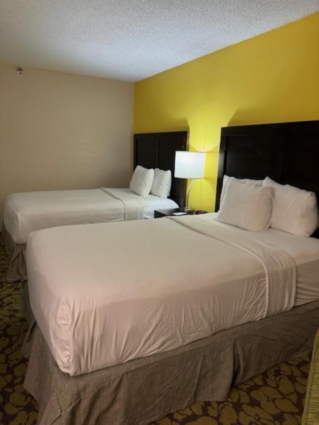 Ramada Plaza By Wyndham Charlotte South End Airport Hotel Exterior photo
