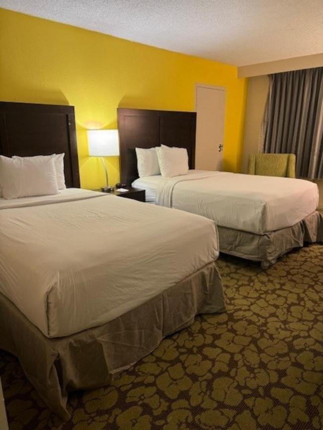 Ramada Plaza By Wyndham Charlotte South End Airport Hotel Exterior photo