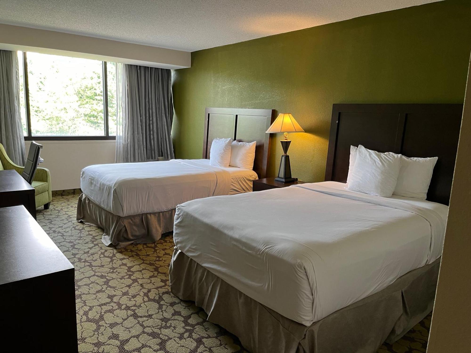 Ramada Plaza By Wyndham Charlotte South End Airport Hotel Exterior photo