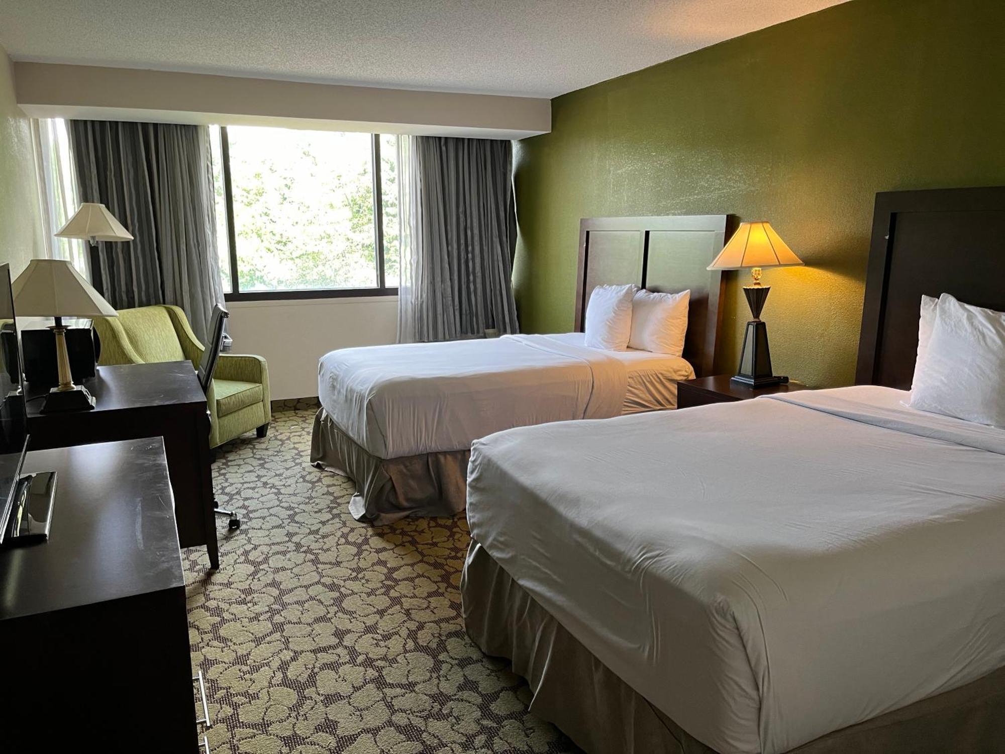 Ramada Plaza By Wyndham Charlotte South End Airport Hotel Exterior photo