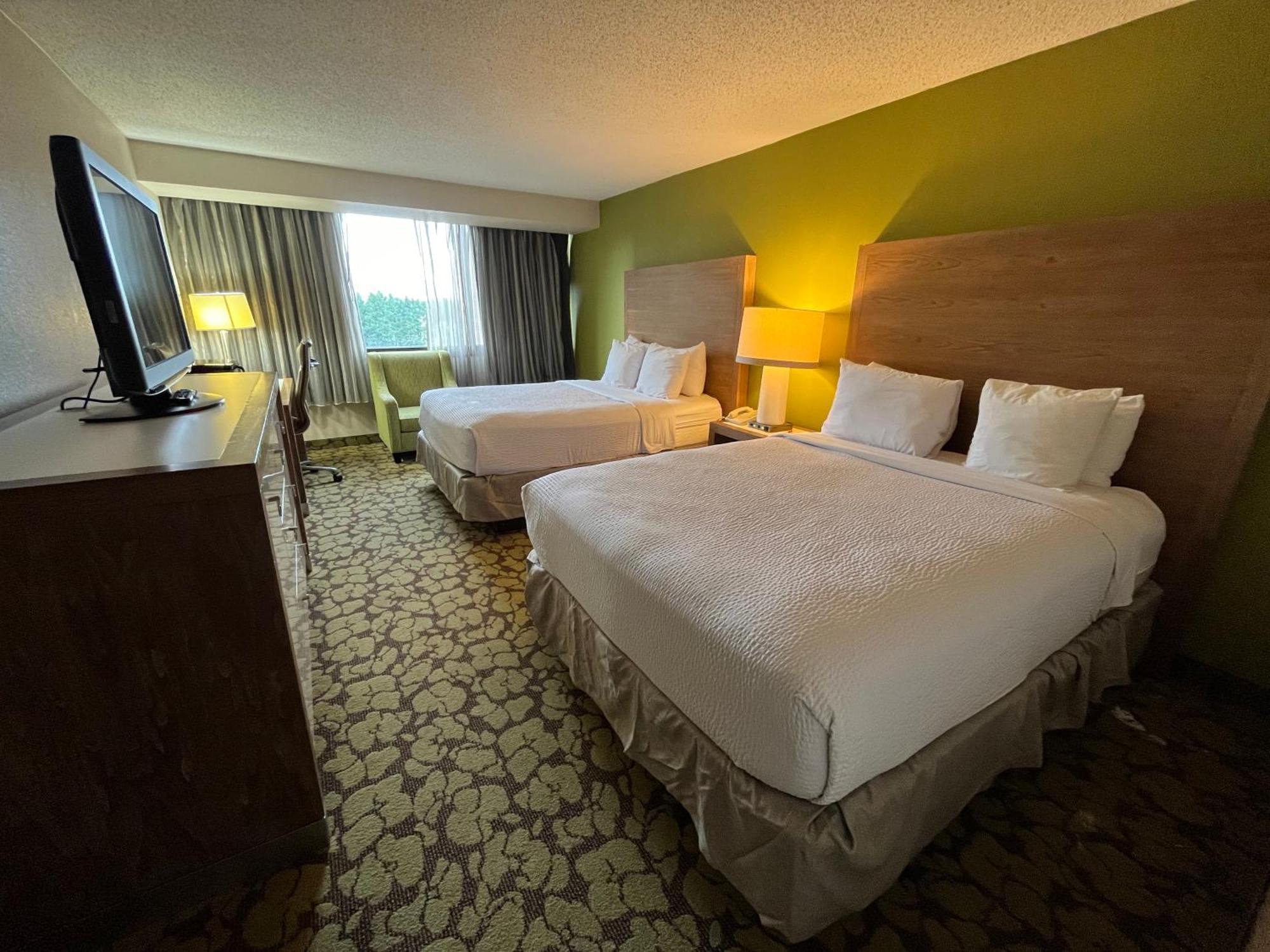 Ramada Plaza By Wyndham Charlotte South End Airport Hotel Exterior photo