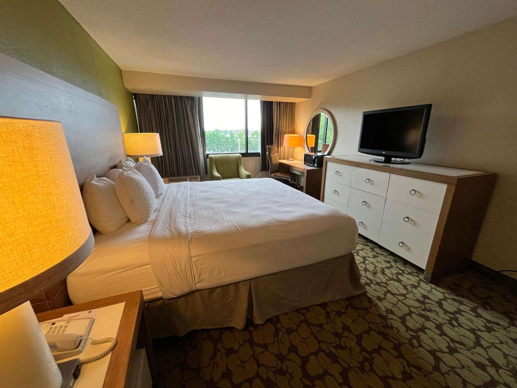 Ramada Plaza By Wyndham Charlotte South End Airport Hotel Exterior photo