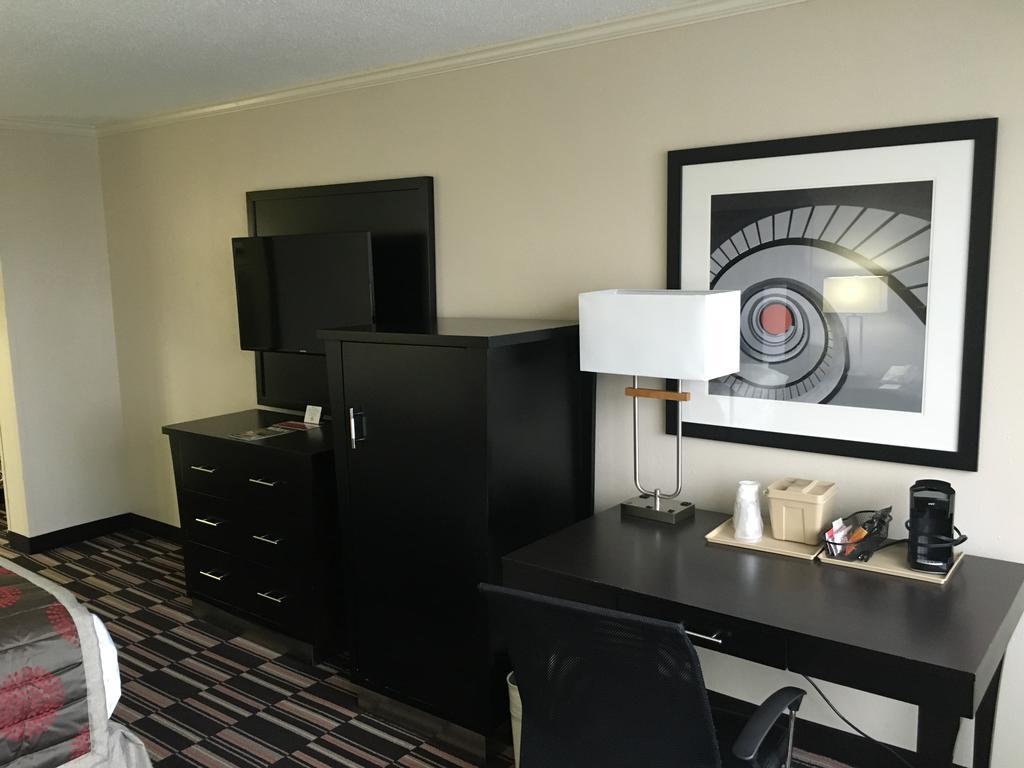 Ramada Plaza By Wyndham Charlotte South End Airport Hotel Exterior photo